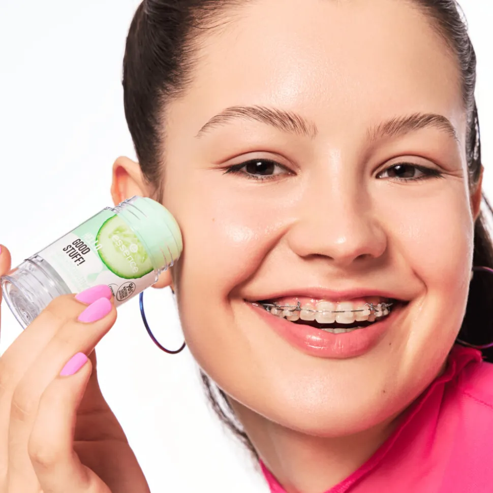essence Hello, Good Stuff! 48h Hydrating Serum Stick Hyaluronic Acid & Cucumber 30 gr