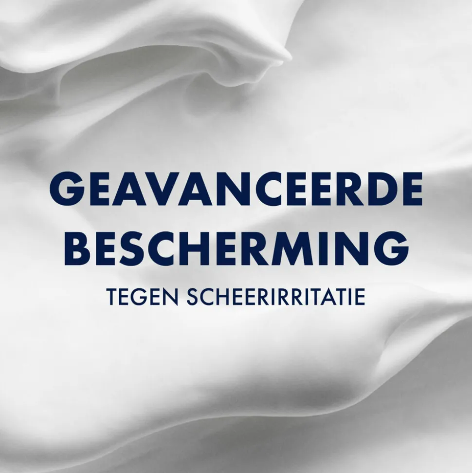 Gillette Fusion Scheerschuim Met Amandelolie Voor De Gevoelige Huid 250 ml