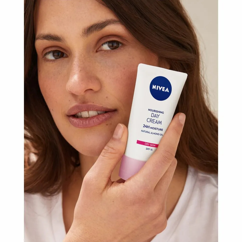 NIVEA Dagcrème Voedend SPF 15 50 ml