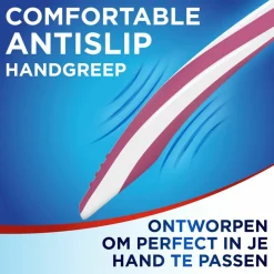 2x Aquafresh Tandenborstel Clean & Flex Hard 3 stuks